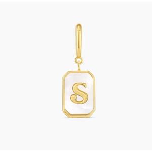 gorjana – Vintage Alphabet Parker Charm – Letter S – 18k Gold Plated – Charm measures by 7/16″ – Personalized Initial Necklace Design – Lightweight Comfort – Versatile Accessory